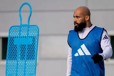 بعد وداع أمم أفريقيا.. ديالو ومبويمو ينتظمان في تدريبات مانشستر يونايتد 
